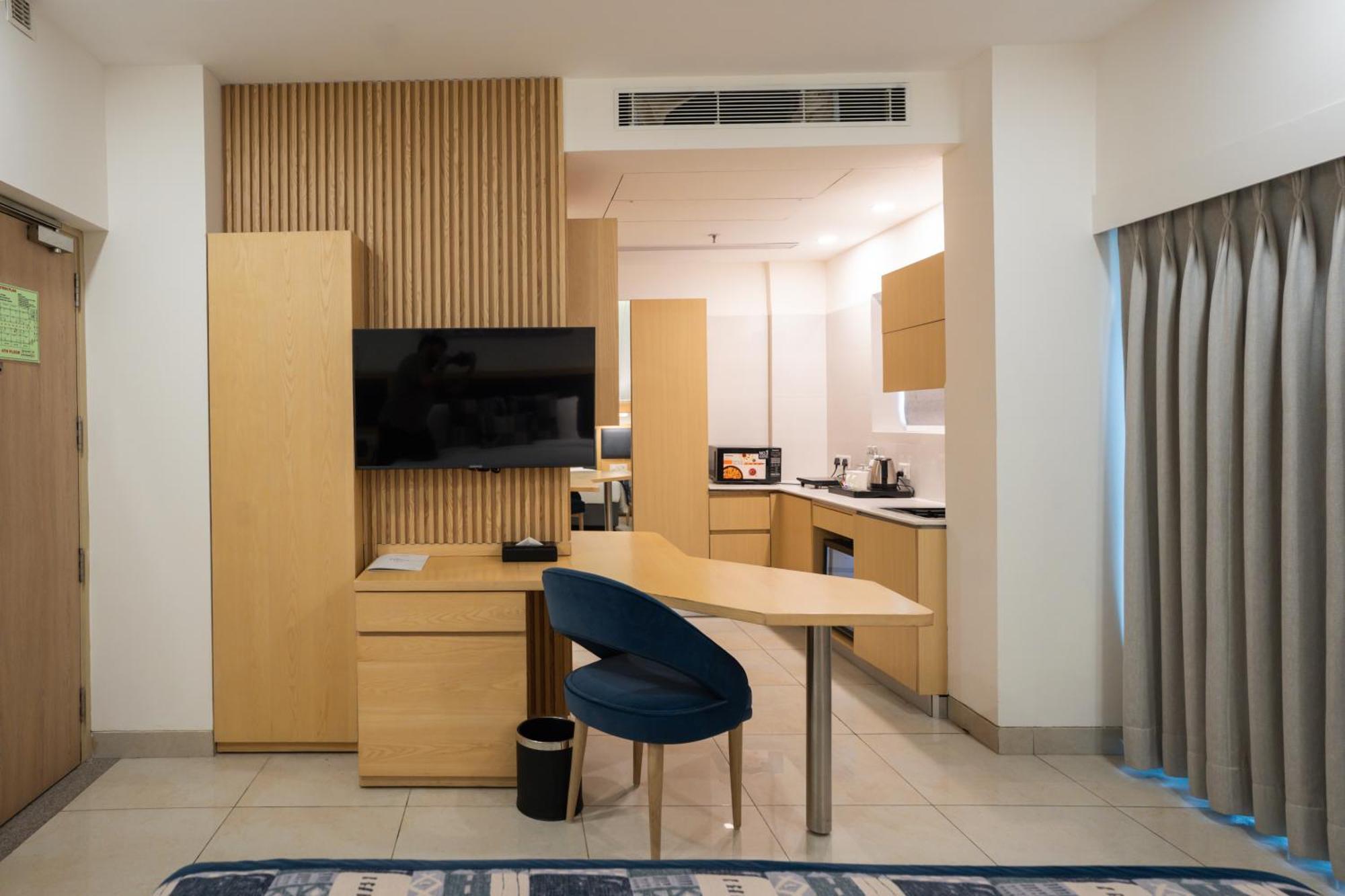 Ar Suites Klj Square Gurgaon Exterior foto