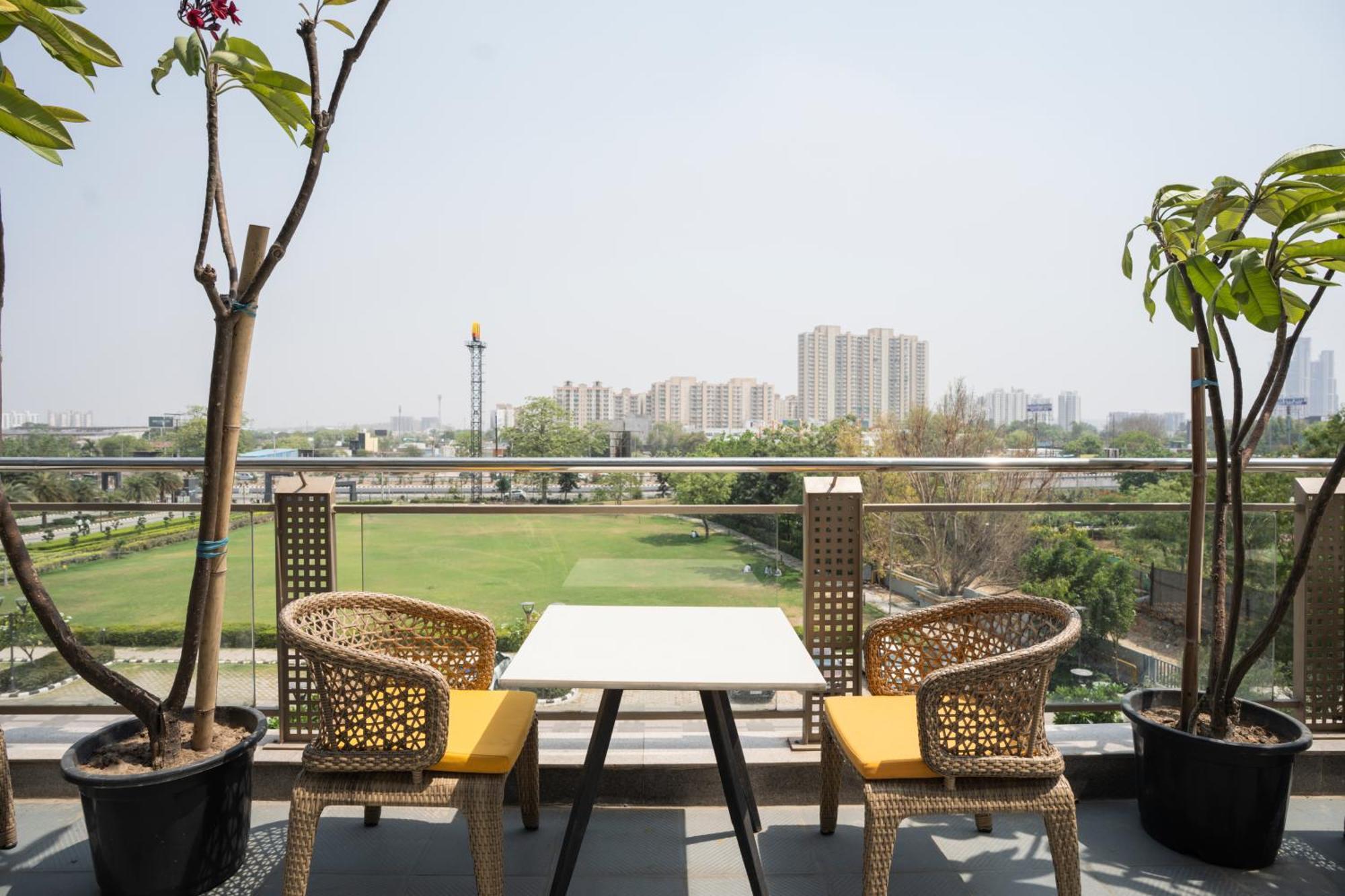Ar Suites Klj Square Gurgaon Exterior foto